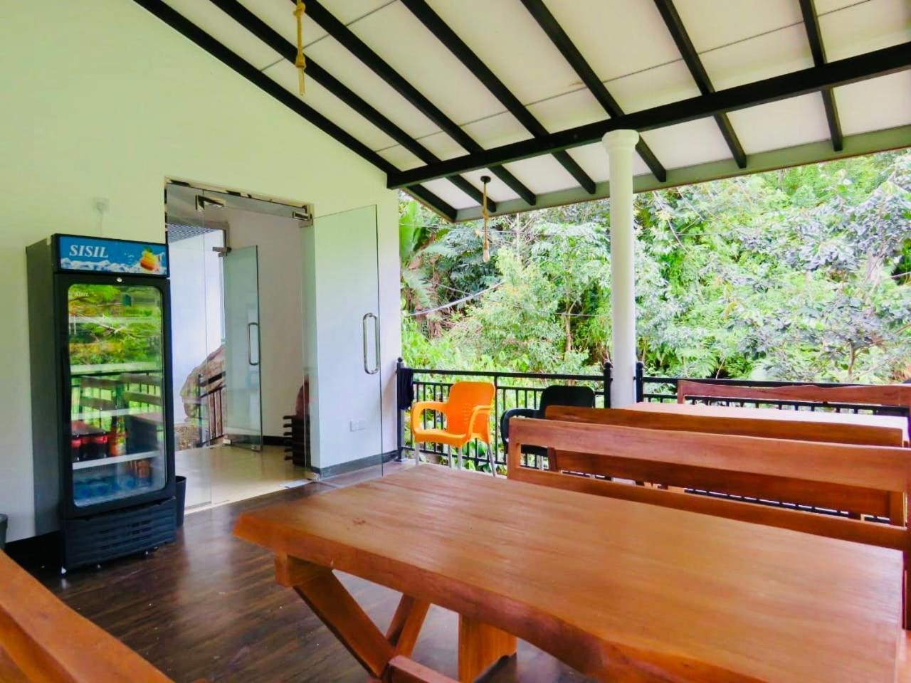 Wildlife Kingdom - Deniyaya Sinharaja Hotel Exterior photo